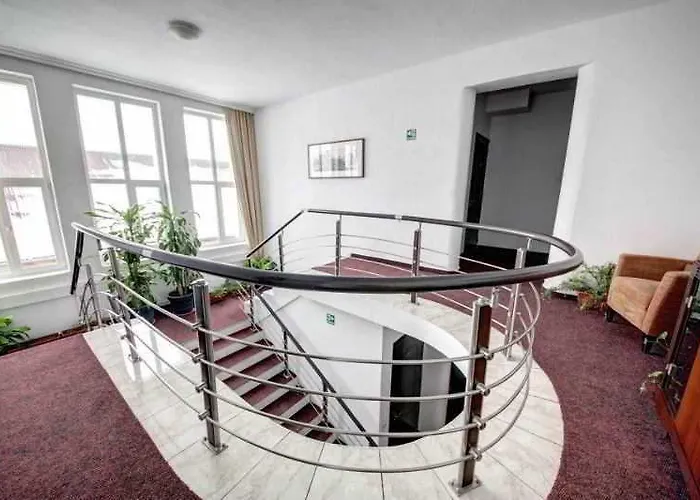 维斯康蒂军事酒店 3*