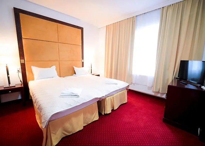 维斯康蒂军事酒店 3*