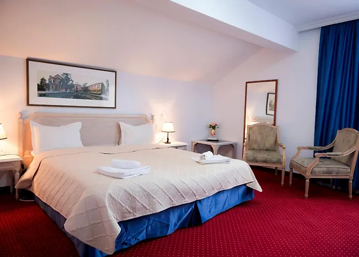 维斯康蒂军事酒店