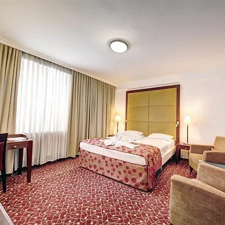 Hotel Visconti Militari 3*