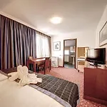 酒店 维斯康蒂军事酒店 3*